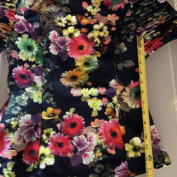 Gracia Floral Short Sleeve Ribbed Sleeve Top - Picture 6 of 11